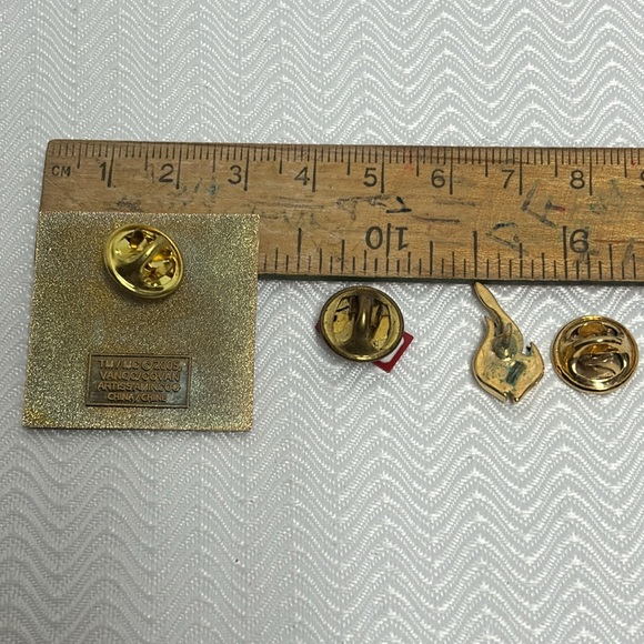 Olympic themed pins - Picture 2 of 4